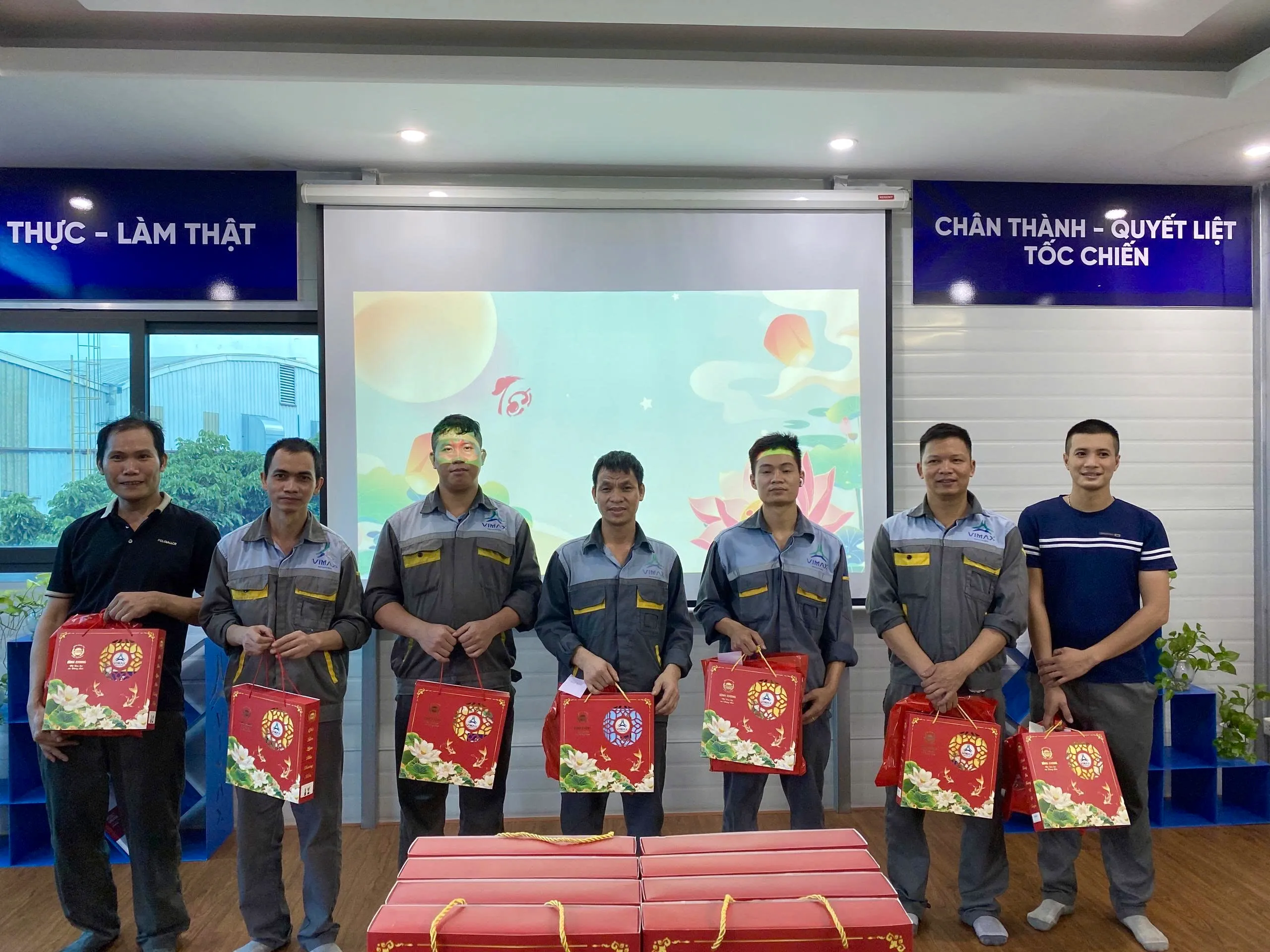 z7077477862362 d816aa319249199dad0e006964a45e9d 11zon