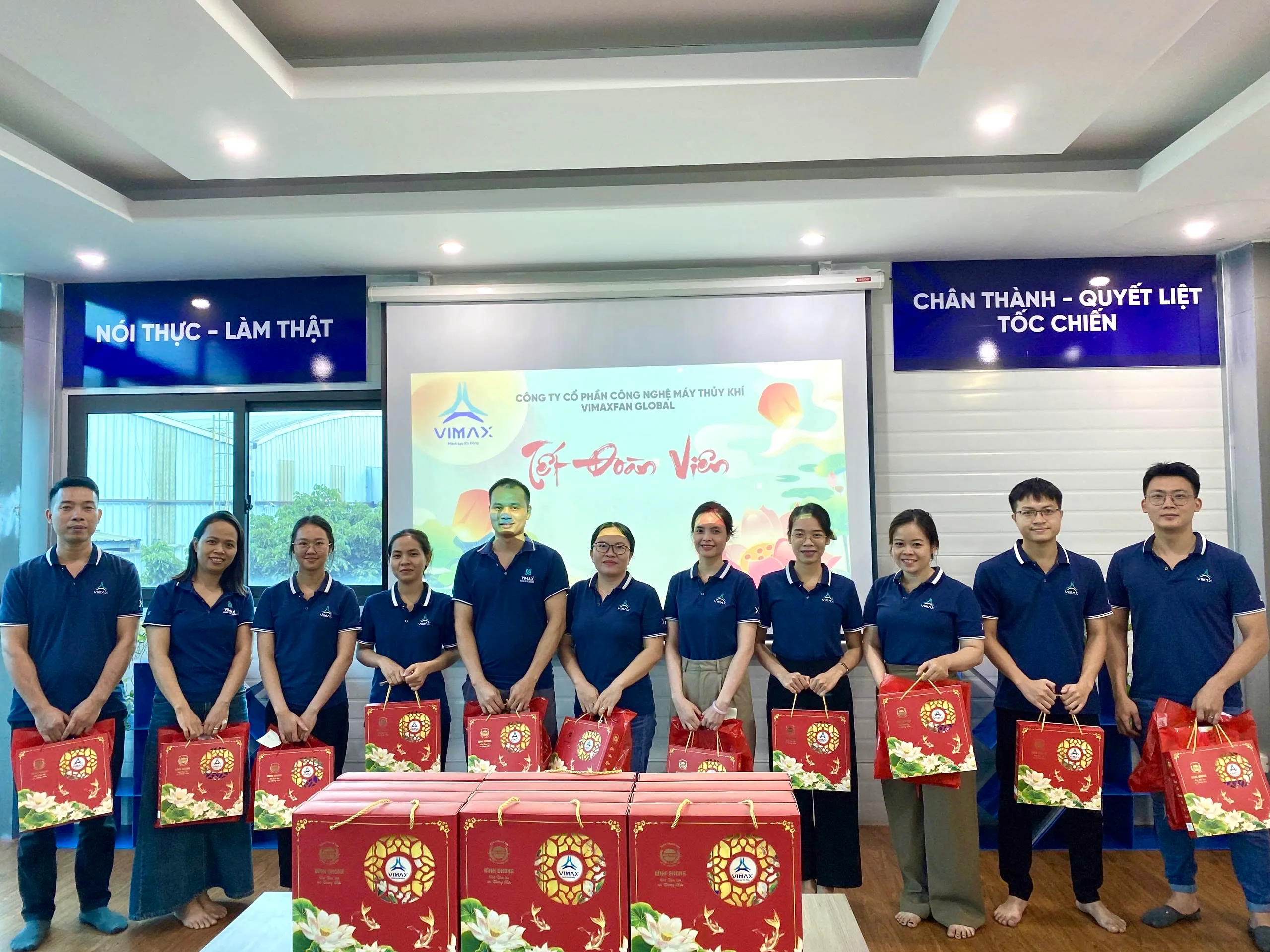 z7077576702690 fd7ad7a100bb5567cf2016194107480b 11zon